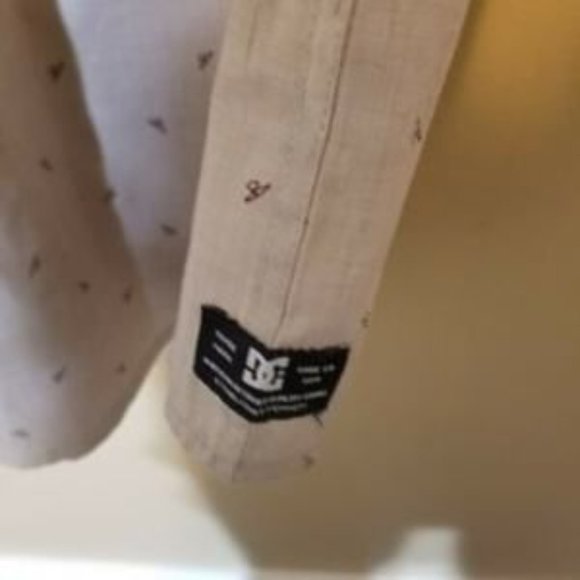 2/$20 NWOT DC | XL Polo Dress Shirt Short Sleeve - Picture 6 of 7